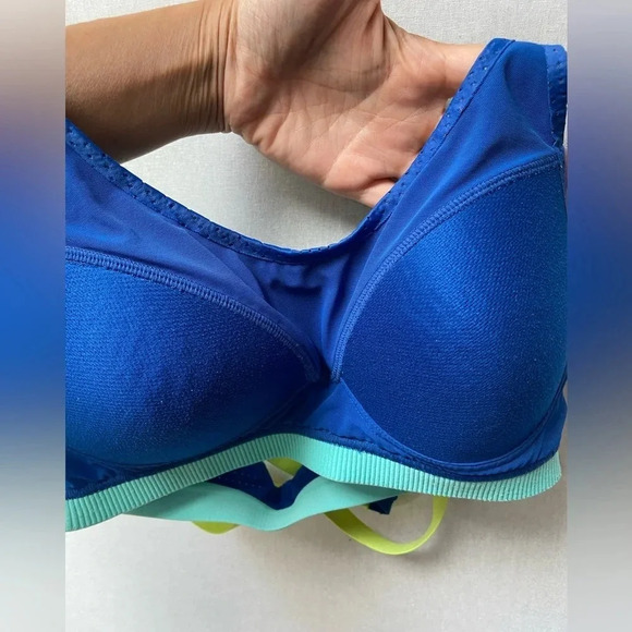 Victoria’s Secret VSX Sports Bra Cross Back Blue Neon Straps Sz 32C - Picture 7 of 7